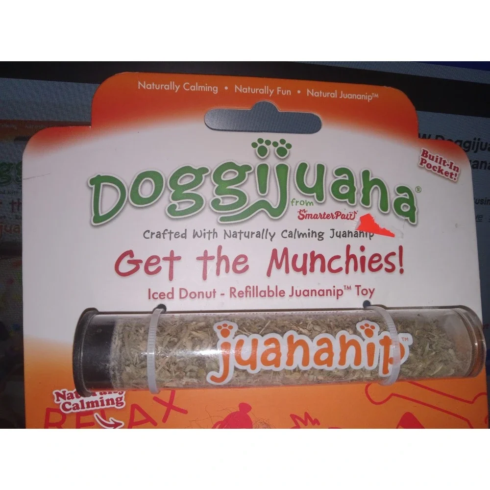 NEW Doggijuana Donut Dog Toy w/Naturally Calming Juananip Dog Nip (Refillable)‎